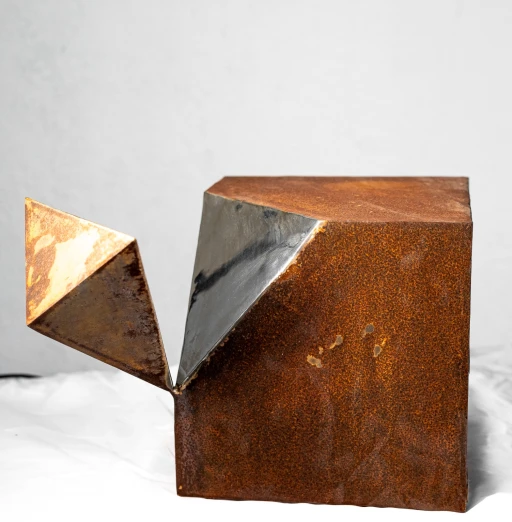 Releitura - Equal Richard Serra