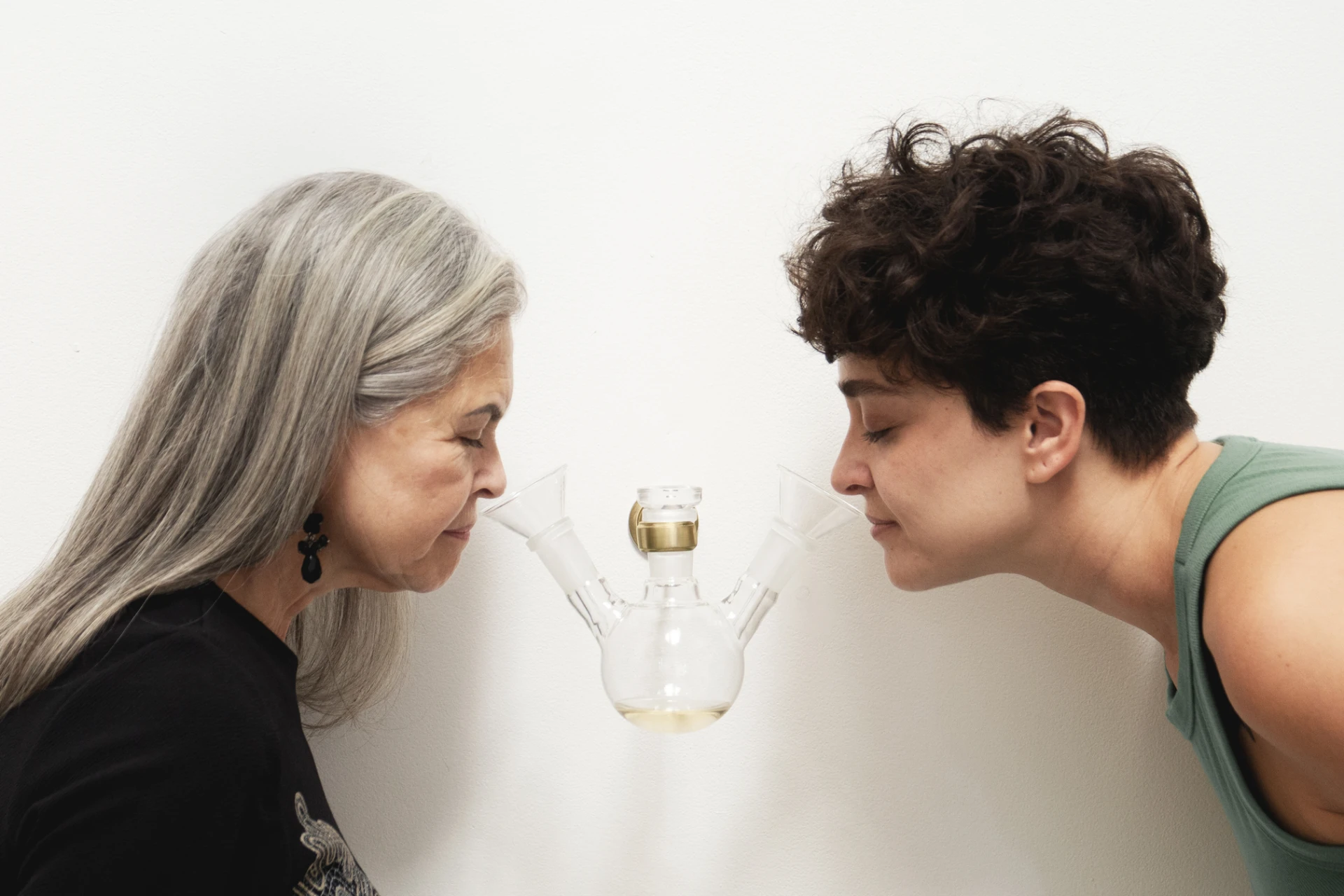 Exposição “Inalação” de Karola Braga