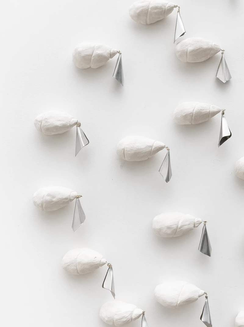 Exposição individual "Rastro Luminoso", de Gabriella Marinho