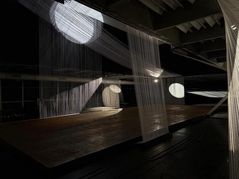 Exposição individual “Anos-Luz”, de Bia Lessa