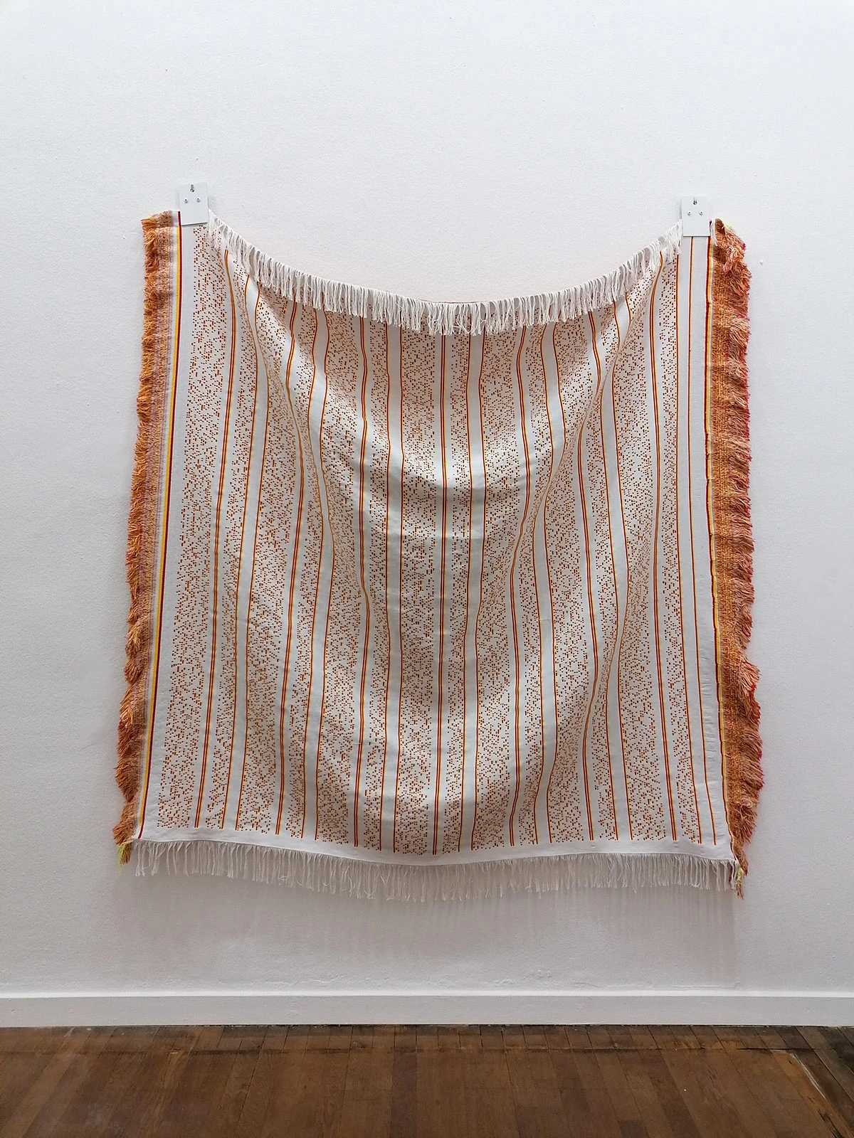 Exposição "Para além da biblioteca: As experiências seriais do Lab[au]"