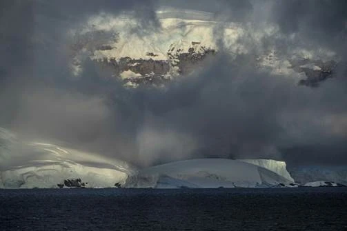 Exposição individual "Esculpir a Luz", de Fábio Mattos