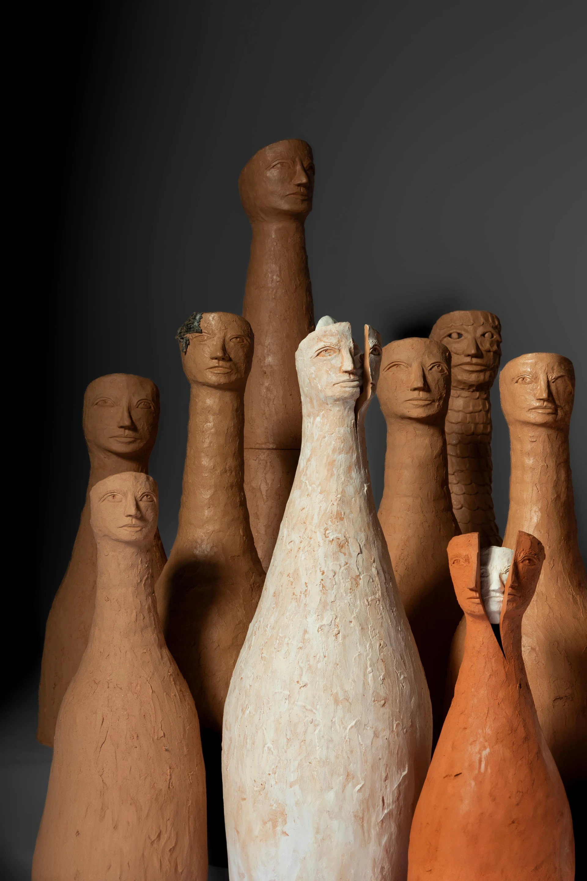 Exposição “Avesso”, de Anna Bella Geiger e Raquel Saliba e individual “Bashar: nós humanos”, de Raquel Saliba 