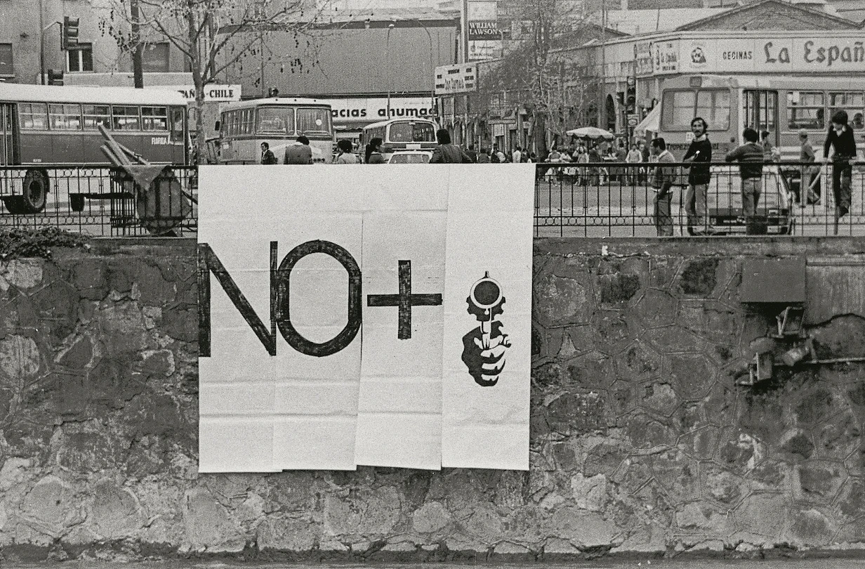 Exposição "Colectivo Acciones de Arte: democracia radical"