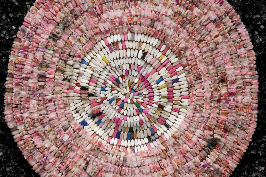 Exposição individual "Reverberações do Gesto", de Moffat Takadiwa