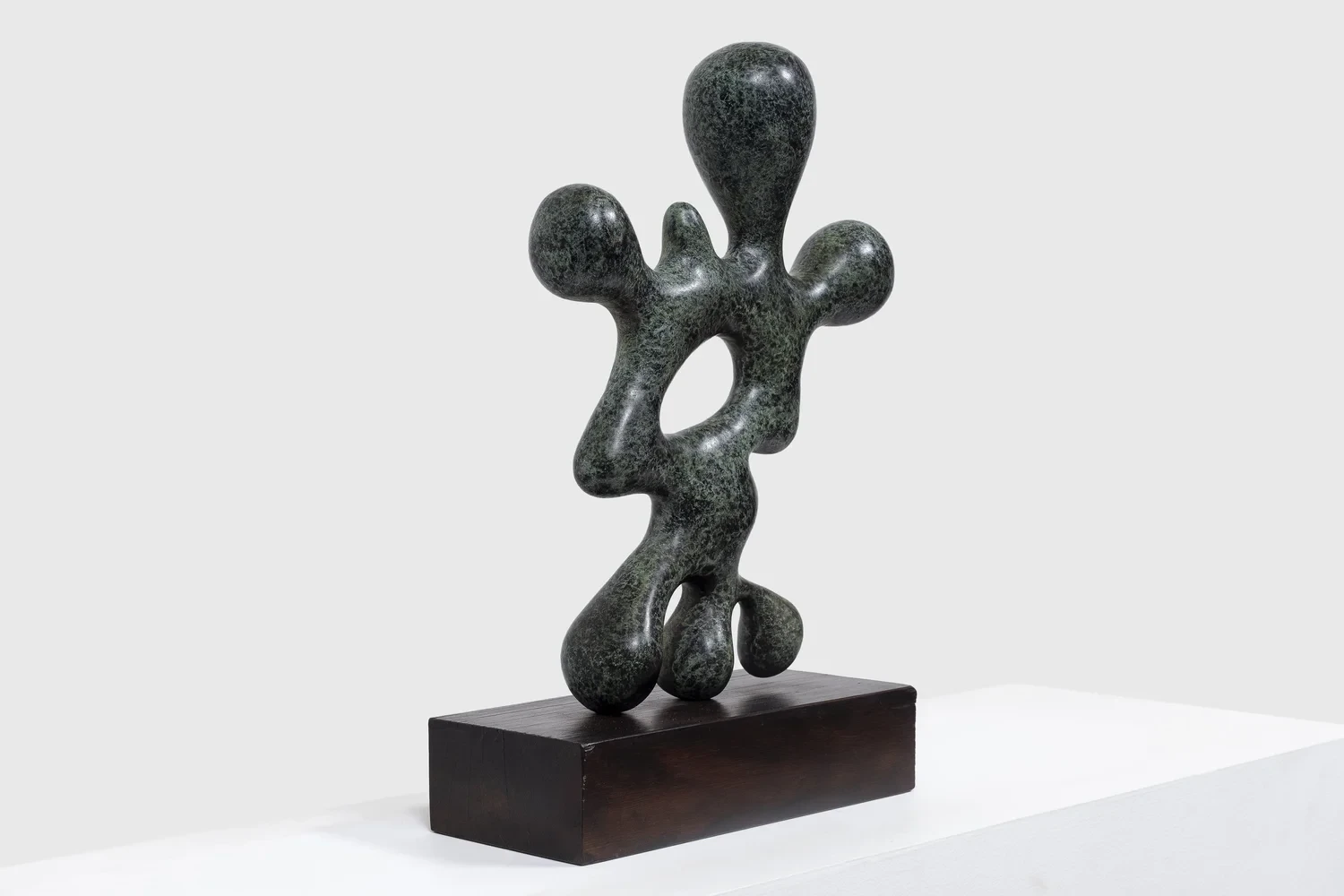 Exposição individual “Você em tudo”, de Roberto Vivo 