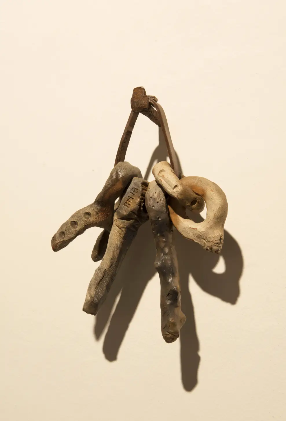 Exposição individual “A Sombra das Ânforas”, de Renato Morcatti