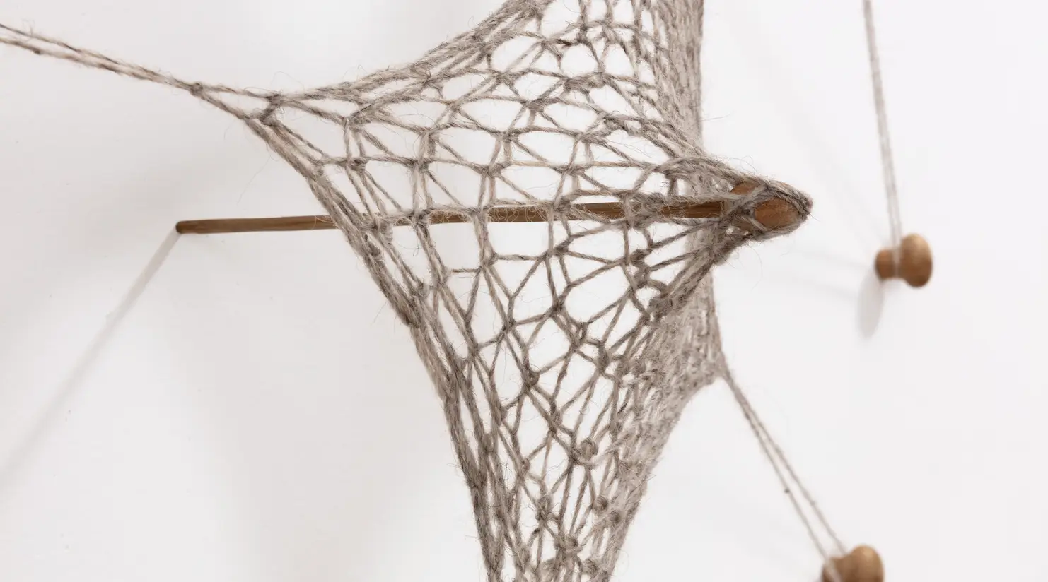 Exposição individual "Vonta de vi dada dada" de Ernesto Neto