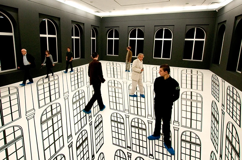 Exposição "REGINA SILVEIRA | EM ESCALA"