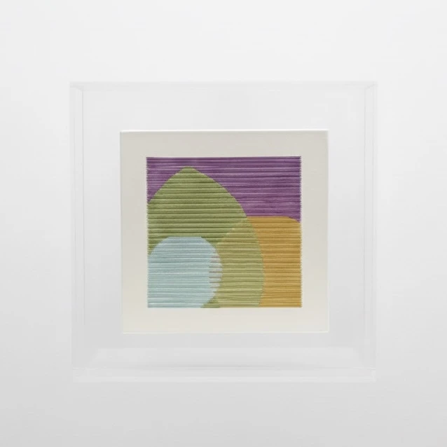 Bordado Geométrico em Acrílico III