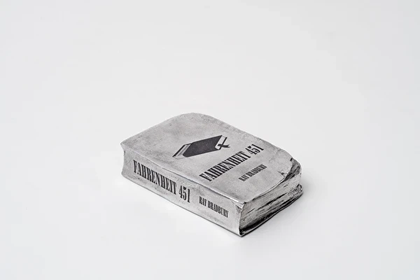 Escultura Livro Fahrenheit 451