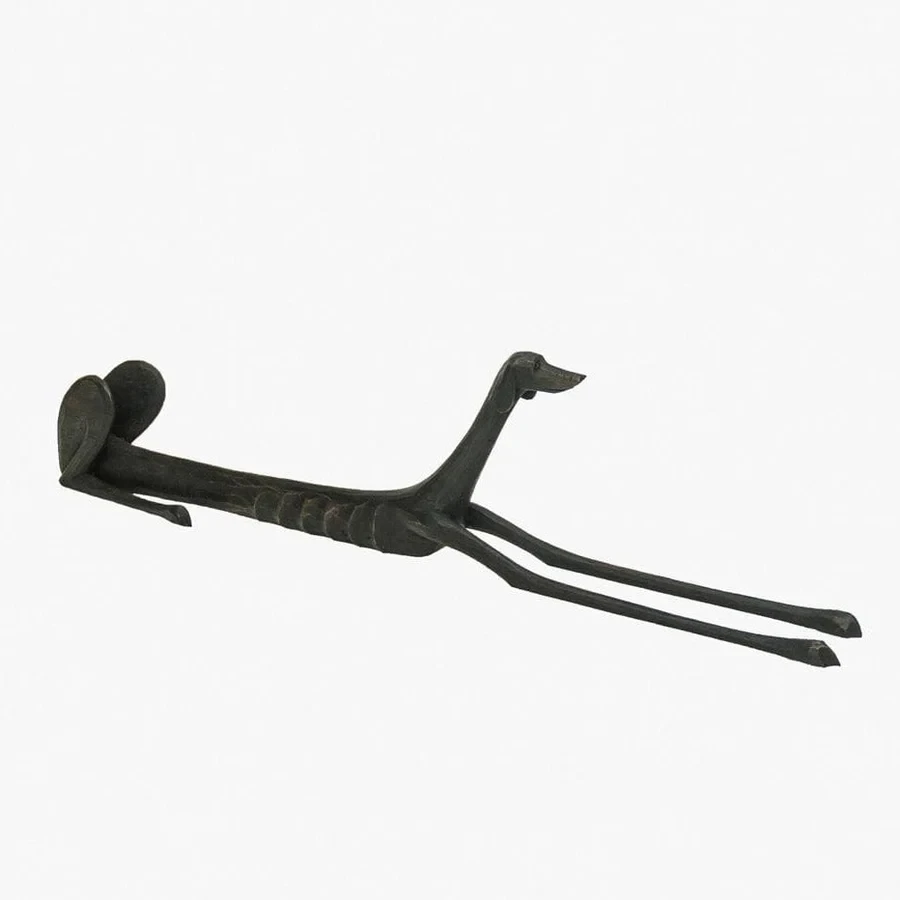 Escultura Cachorro Baleia Deitado Cabeça Levantada