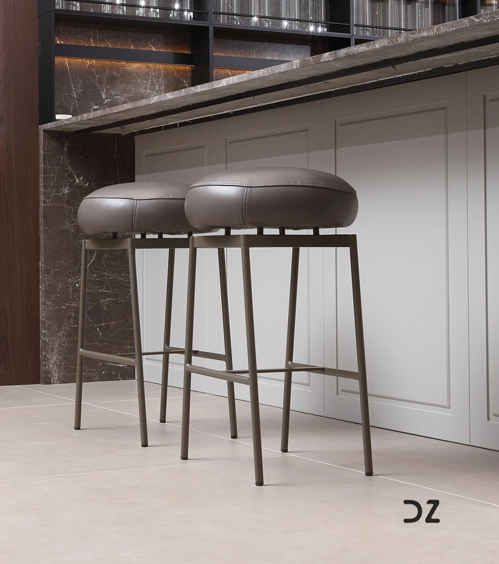 Banqueta Macaron 50cm | Couro legítimo 